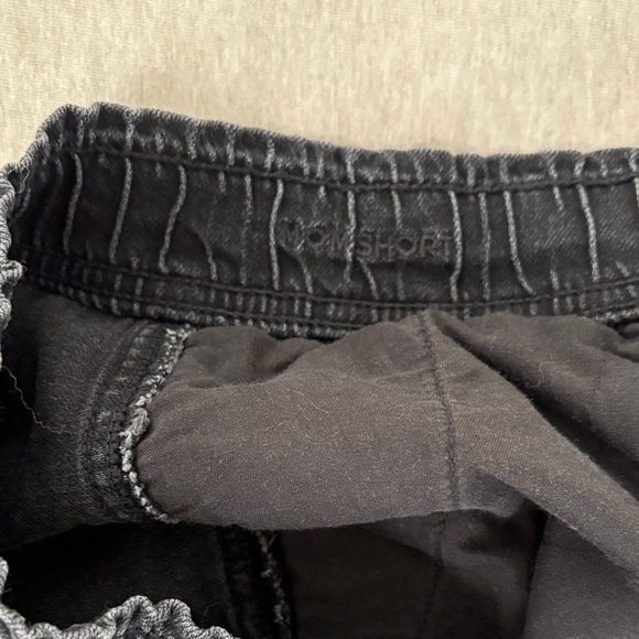 American Eagle Outfitters Black Mom Shorts with Elastic Waistband - Picture 5 of 7